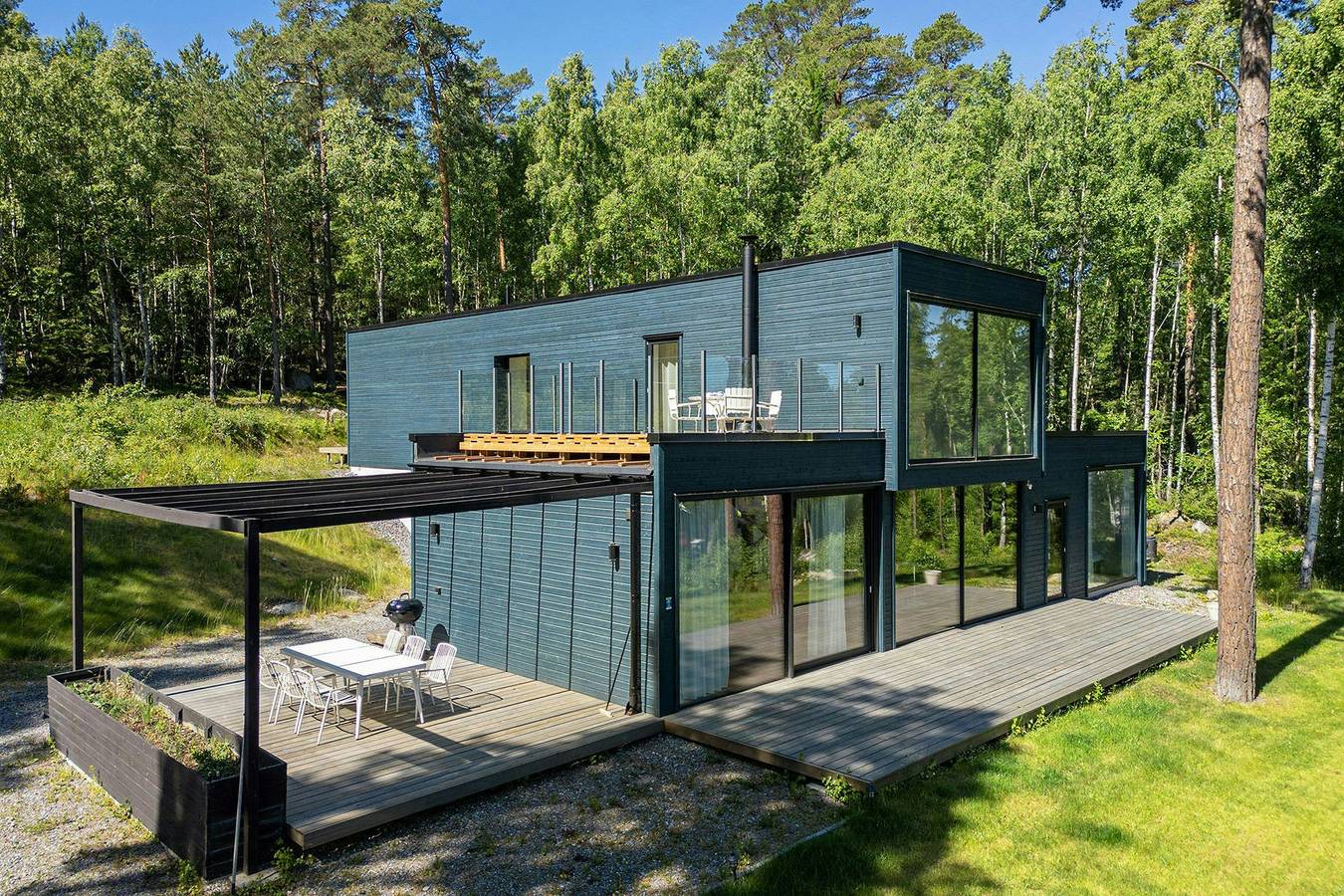 Luftiges Haus mit großen Glasflächen auf Adelsö in Adelsö, Mälaren