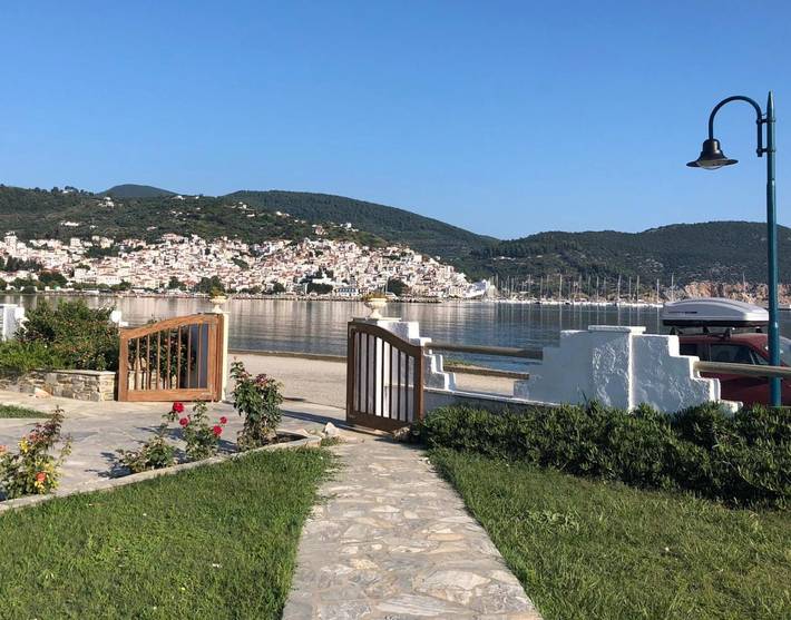 Appart’hôtel pour 2 personnes, avec piscine ainsi que vue et jardin, adapté aux familles