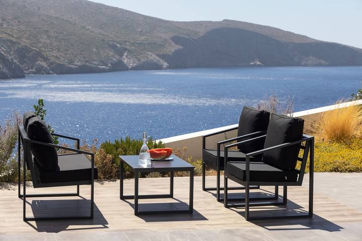 Villa für 12 Personen, mit Meerblick und Balkon sowie Terrasse und Garten
