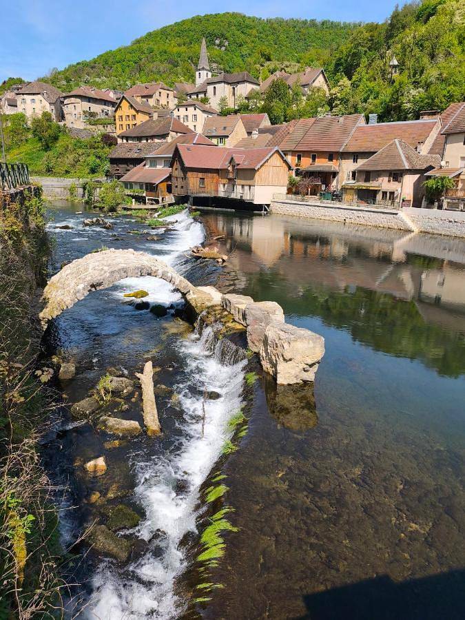 Gîte pour 6 personnes, avec terrasse et vue, animaux acceptés dans Lods