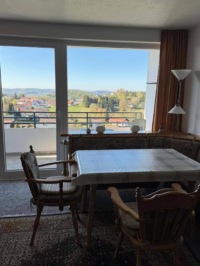 Ferienwohnung für 4 Personen, mit Ausblick und Balkon sowie Pool und Sauna in Neureichenau