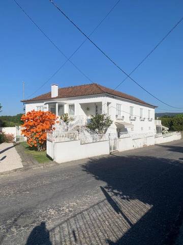 Maison d’hôte pour 6 personnes, avec jardin ainsi que piscine et vue dans Paços de Ferreira