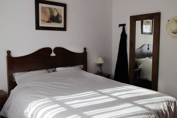 Apartamento entero, Casa Luna - Situado a sólo 5 minutos a pie de The Amazing Cala En Porter Bay. in Cala en Porter, Municipio de Alaior