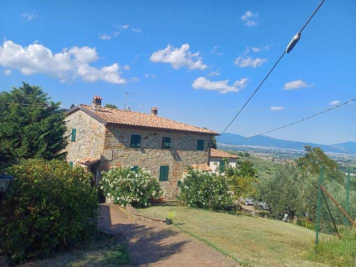Appartamento per 9 persone, con Balcone e Terrazza nonché Panorama a Quarrata