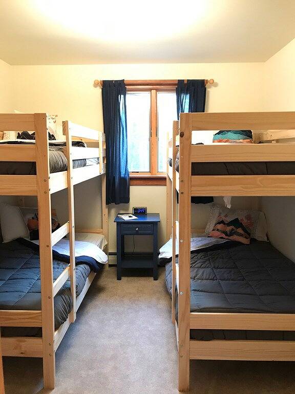 Vacation House for 8 Guests in Londonderry, Green Mountain National Forest