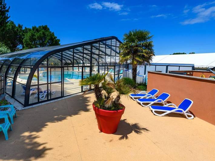 Mobil home pour 2 personnes, avec Jacuzzi et Bassin pour enfant à Assérac