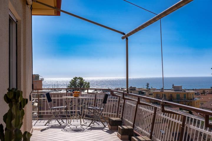 Loft per 7 persone, con terrazza in Sanremo