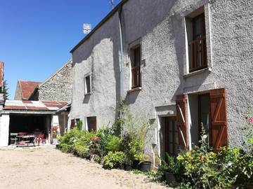 Gîte pour 6 personnes, avec jardin dans Précy-le-Sec