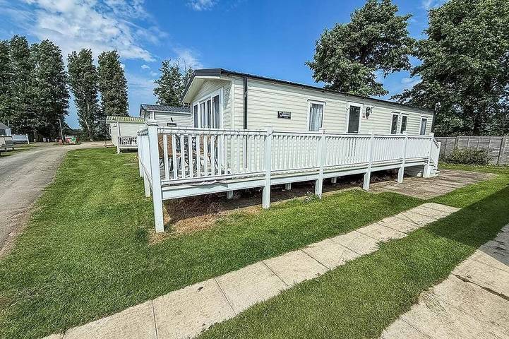Static caravan for 8 people on the Norfolk Coast
