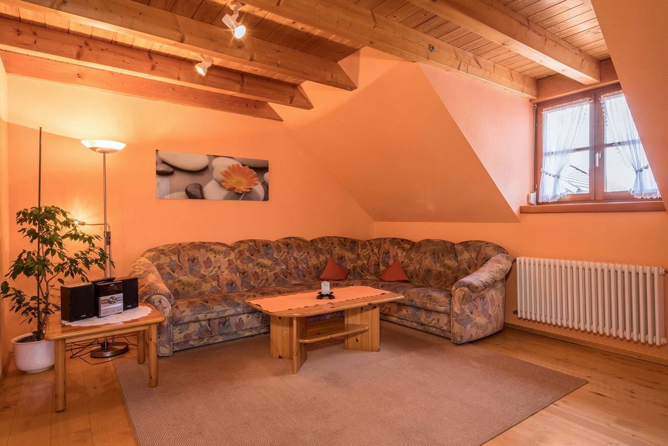Apartamento entero, Apartamento "Heimpel" con vistas al lago y a la montaña, Wi-Fi y balcón in Kressbronn, Region Bodensee-Oberschwaben