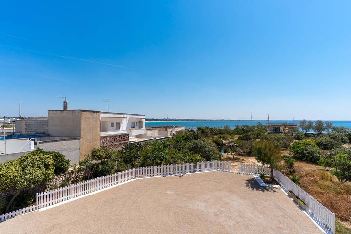 Gîte pour 5 personnes, avec jardin à Torre Lapillo - 3