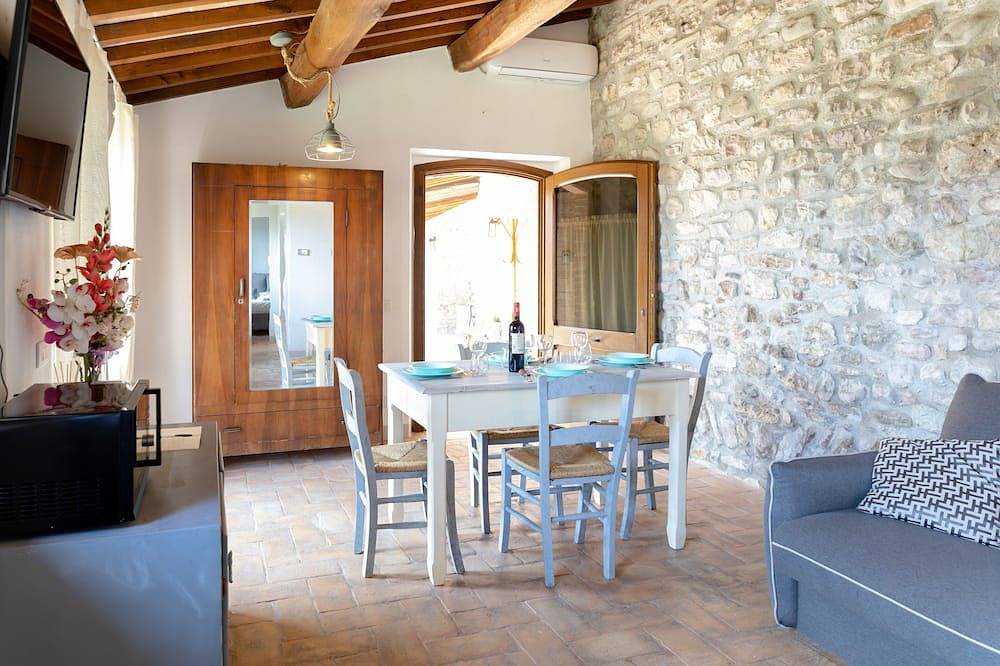 [Rustic House] with patio and garden Assisi center in Assisi, Perugia Province