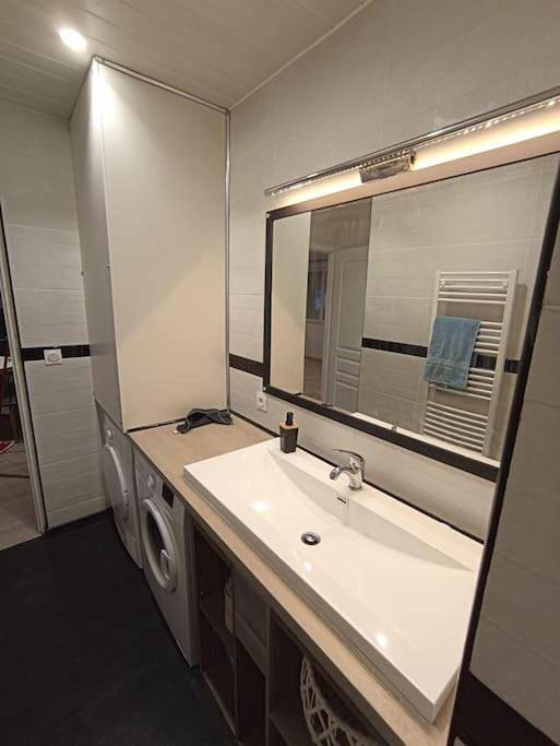 Appartement entier, One-Bedroom Apartment in Brem-sur-Mer, Vallée de la Loire