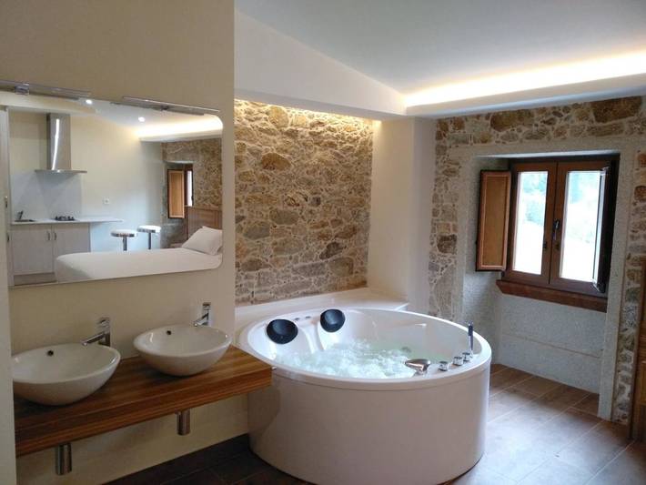 Apartamento para 4 personas, con Terraza y Jacuzzi además de Jardín y Vistas en Muxía
