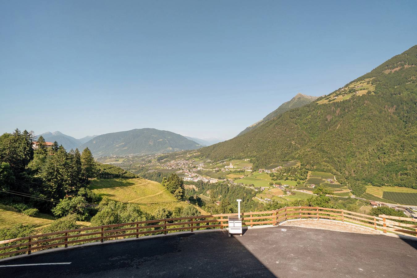 Bauernhaus 'Hochwart' mit Bergblick, privater Terrasse und Wi-Fi in Verdins, Schenna