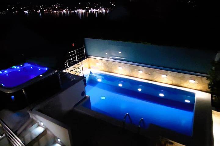 Ferienwohnung für 5 Personen, mit Garten und Pool sowie Whirlpool auf Ciovo