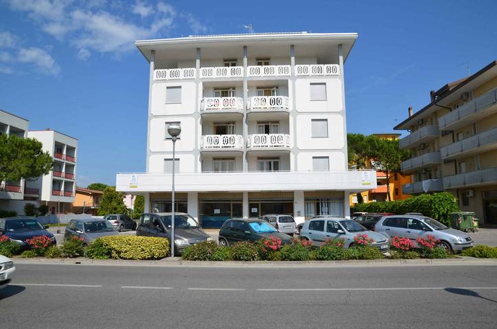 Appartamento intero, Appartamento per vacanze con balcone  in Bibione, San Michele al Tagliamento