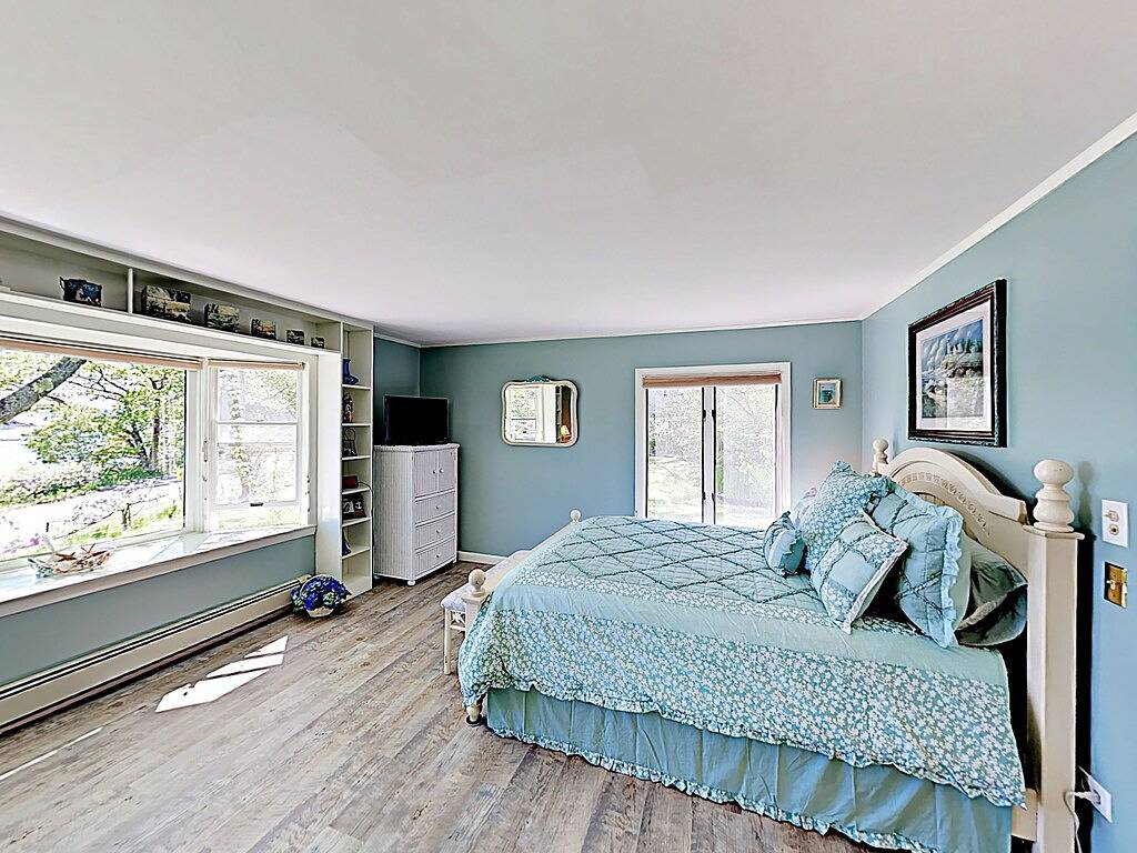 Serenity A Deck w Great View, 14 mins to Quiet Side Acadia in Hancock County