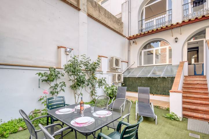 Ferienwohnung für 8 Personen, mit Terrasse und Garten in Roses - 2