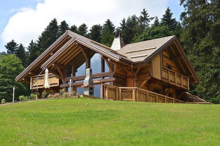 Gîte pour 8 personnes, avec jardin ainsi que jacuzzi et sauna à Liézey