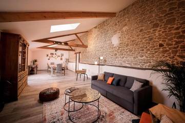 Gîte pour 14 personnes, avec jardin dans Saint-Aubin-de-Baubigné
