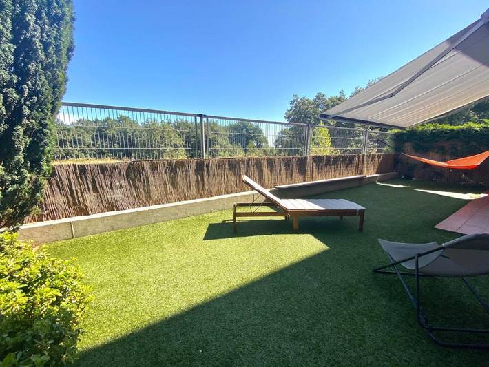 Apartamento para 8 personas, con Balcón y Terraza además de Jardín y Piscina para niños en Cirueña