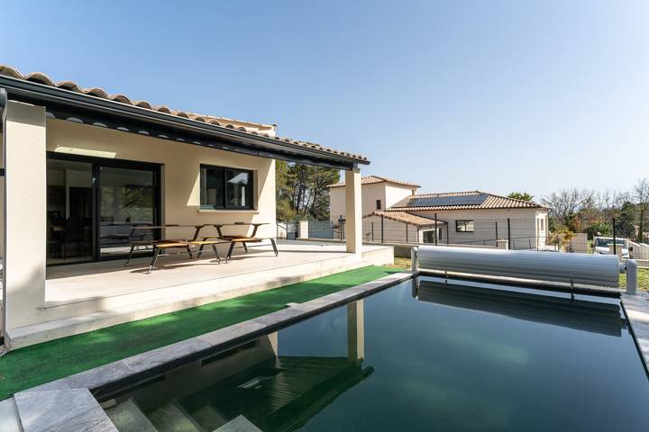 Villa for 10 people, with Balcony and Garden