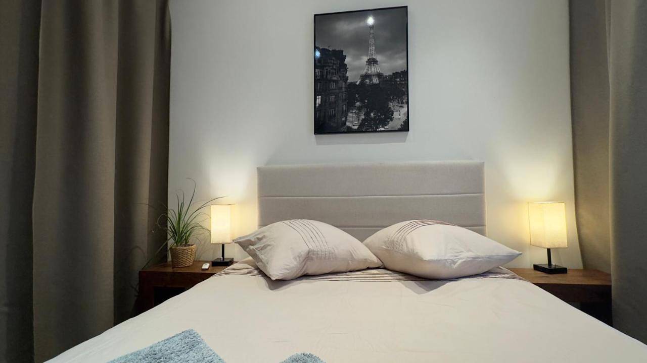 Appartement entier, By nuit-parisienne : Superbe appartement avec Spa et terrasse privée in Villemomble, Seine-Saint-Denis