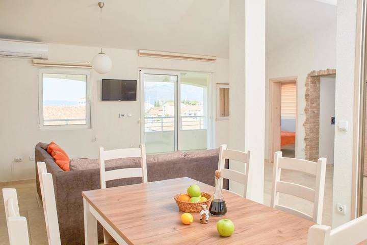 Apartament wakacyjny dla 6 osób, z balkon, Dla rodziny w Tivat