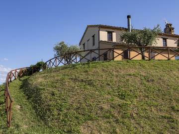 Agriturismo per 4 Persone in Montecarotto, Provincia di Ancona, Foto 3