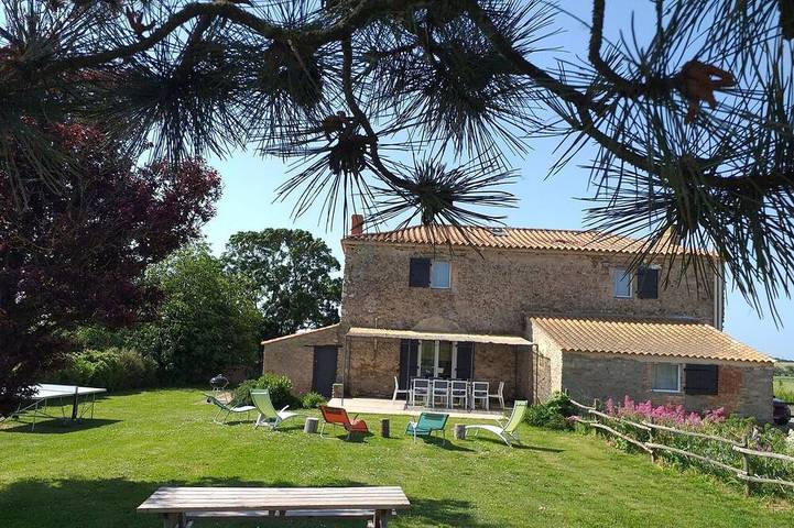 Gîte pour 10 personnes, avec jardin