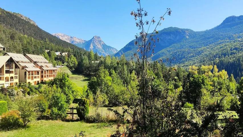 Gîte pour 4 personnes, avec vue et jardin, animaux acceptés à Vallouise - 2