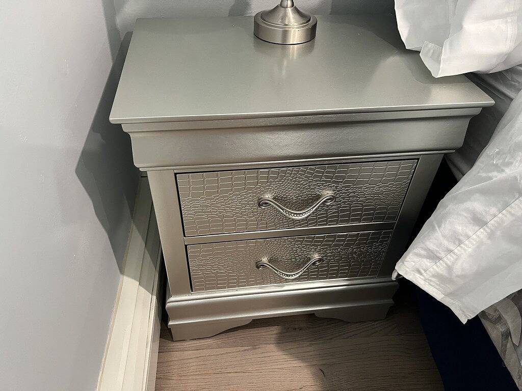 Fully Modern 3 bedroom 65\"smart tvs cable bluetooth speakers etc in Islip, Suffolk County