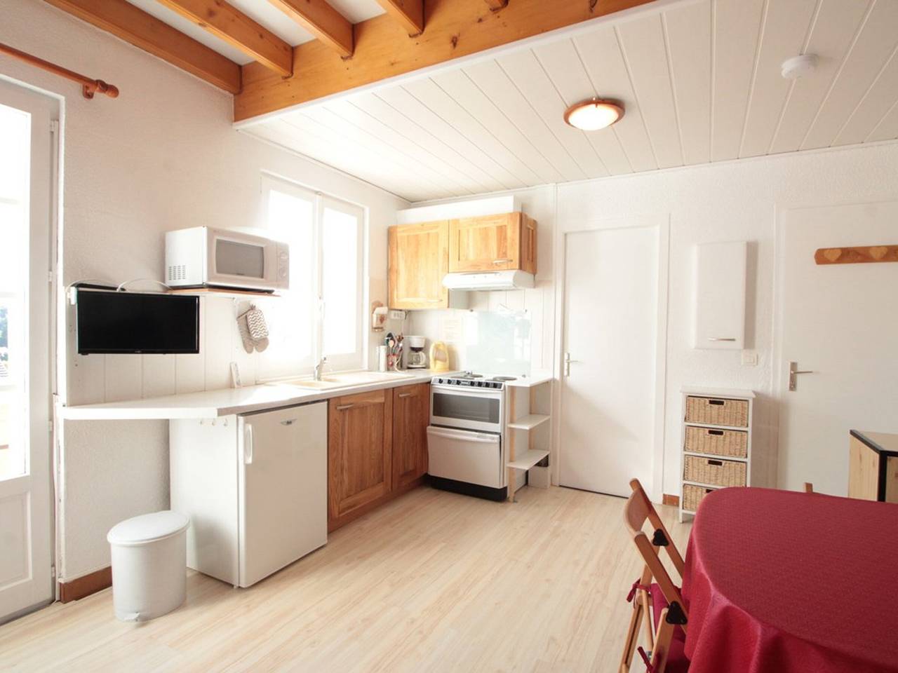 Appartement entier, Duplex 3 pièces pour 6 pers, centre-village, proche pistes et commerces in Les Carroz, Arâches-la-Frasse