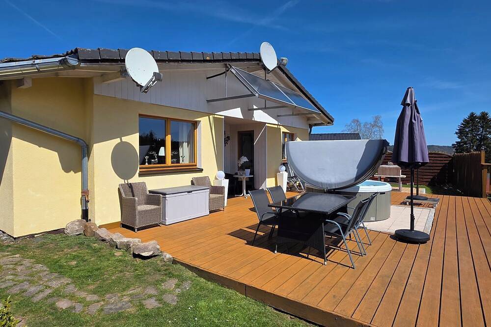 Sonnige Ferienwohnung Sonnenhuesli im Hochschwarzwald mit Whirlpool und Sauna in Lenzkirch Ort, Lenzkirch