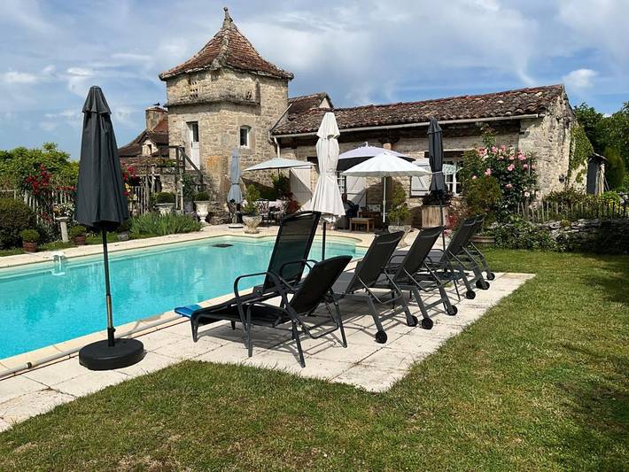 Location de vacances pour 2 personnes, avec vue ainsi que piscine et jardin, animaux acceptés à Caylus - 2