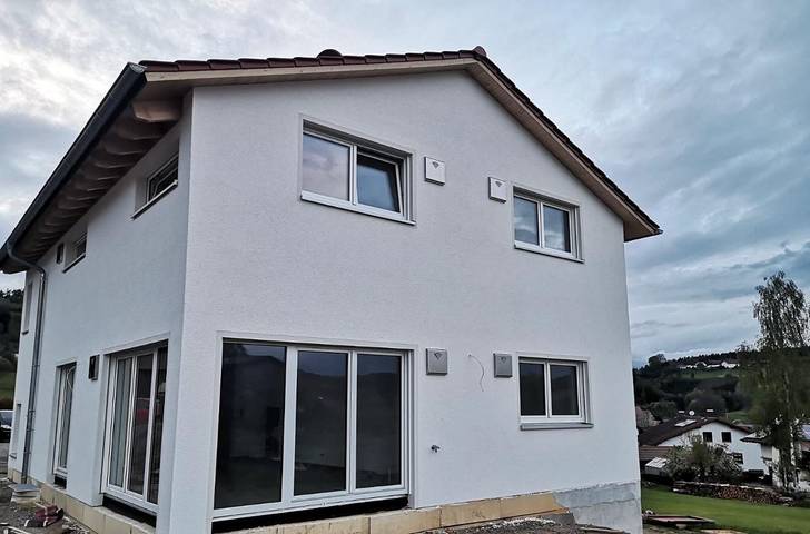 Ferienhaus für 5 Personen, mit Balkon und Pool sowie Garten