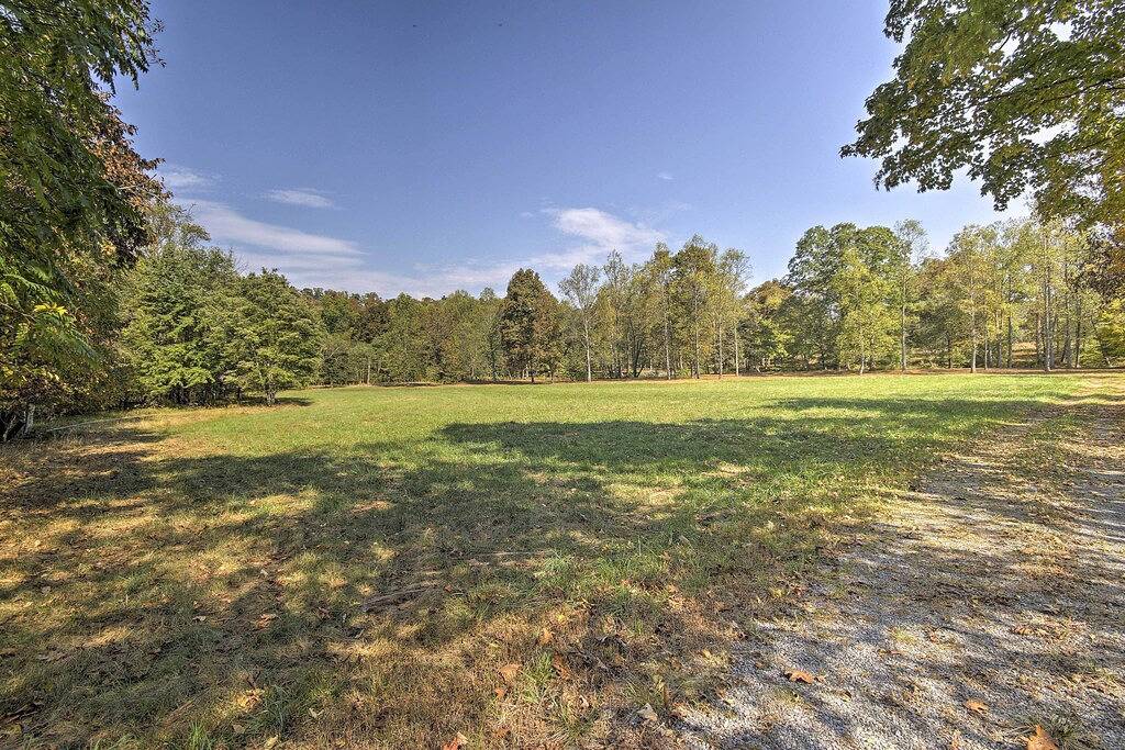 Neu! Couples Cabin - 5 Mi nach Dt Berkeley Springs! in Blue Ridge Mountains