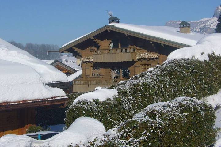 Chalet pour 14 personnes, avec sauna et jardin, animaux acceptés à Demi-Quartier