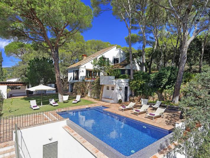 Holiday rental for 12 people, with balcony and garden in Tamariu