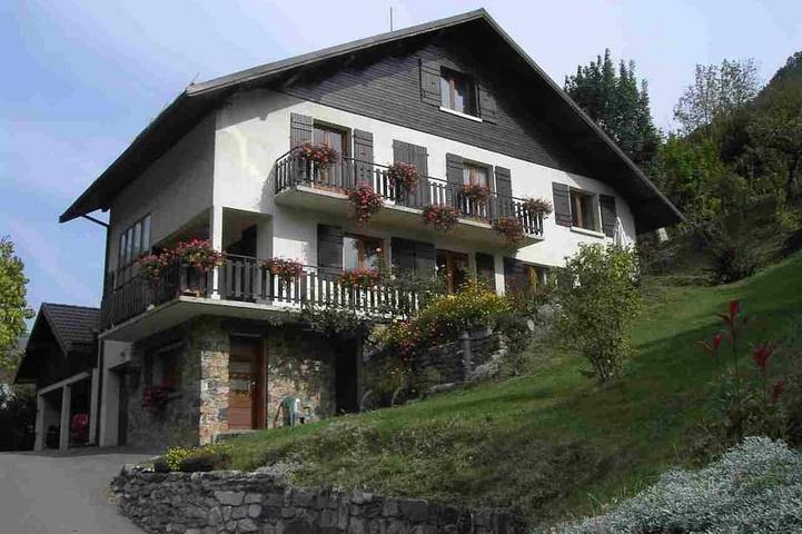 Gîte pour 5 personnes, avec Balcon dans Salins-Fontaine