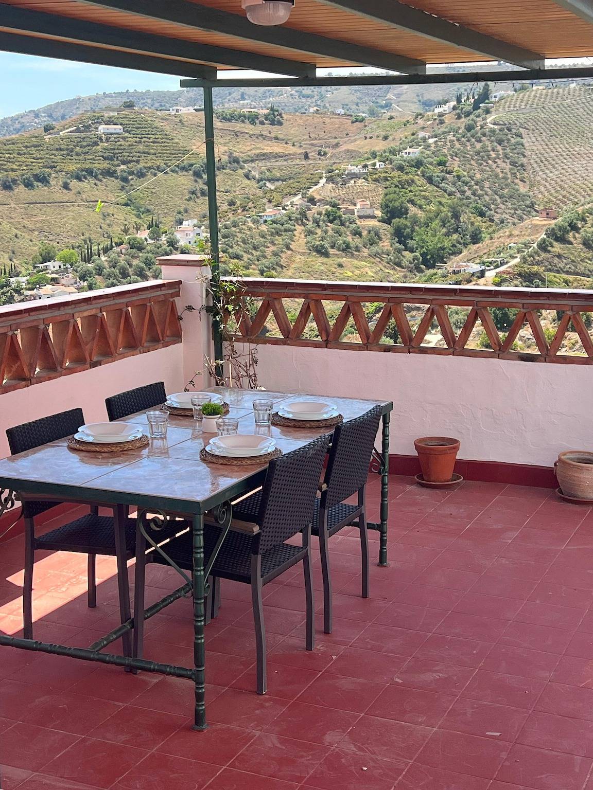 Ferienhaus 'Carmela' mit Bergblick, Wlan und Klimaanlage in Frigiliana Road, Frigiliana