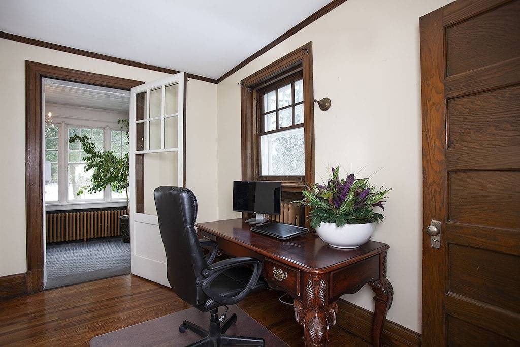 Inn-at-the-Brownstone, only 3.3 miles to Hershey Park in Dauphin County