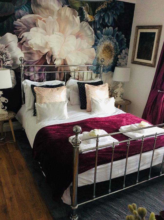 B&b for 2 people, with Hot tub and Terrace as well as Garden in Brean