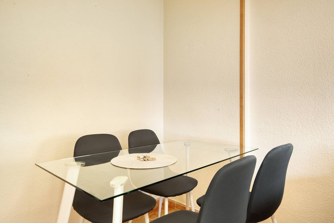 Entire apartment, Apartment 'Karola' with Shared Pool, Shared Garden and Balcony in Benidorm, Costa Blanca