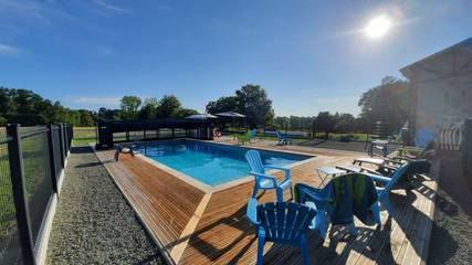Gîte pour 8 personnes, avec jardin ainsi que piscine et terrasse à Saint-Mesmin (Dordogne)