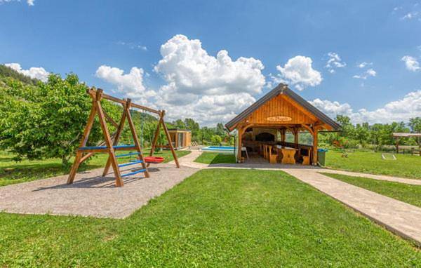 Gîte pour 8 personnes, avec jardin et sauna ainsi que vue et piscine, animaux acceptés en Croatie - 4