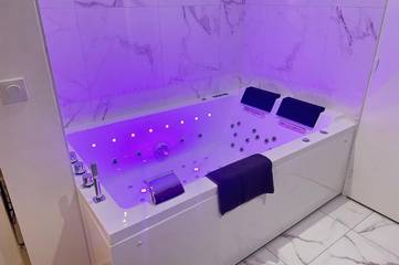 Gîte pour 2 personnes, avec jacuzzi et sauna à Les Pavillons-sous-Bois