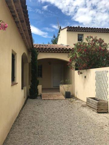 Duplex pour 2 à 4 personnes avec piscine au coeur des vignes in Pélissanne, Région d'Aix-en-Provence