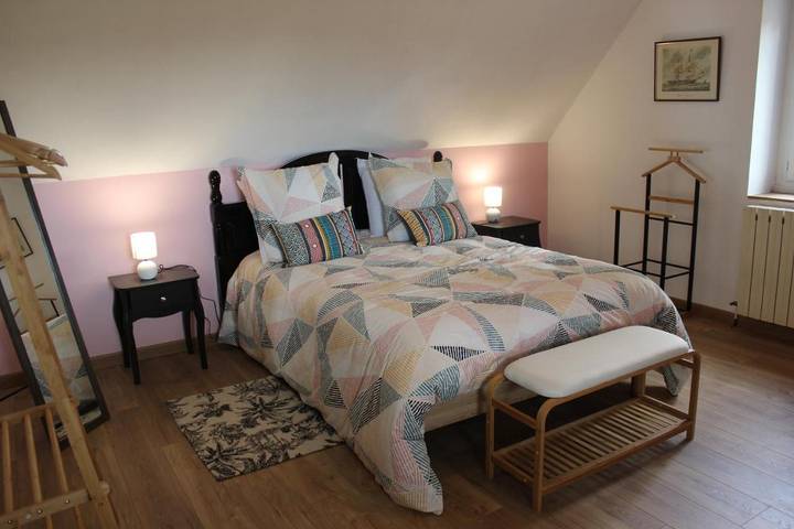 Gîte pour 2 personnes, avec Terrasse et Jardin ainsi que Vue sur le lac et Vue à Saint-Gilles-Vieux-Marché